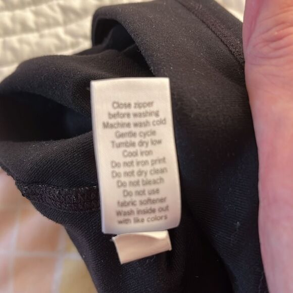 Athleta Women’s Replay Reflective Cropped Leggings Size M GUC Black - Picture 5 of 5